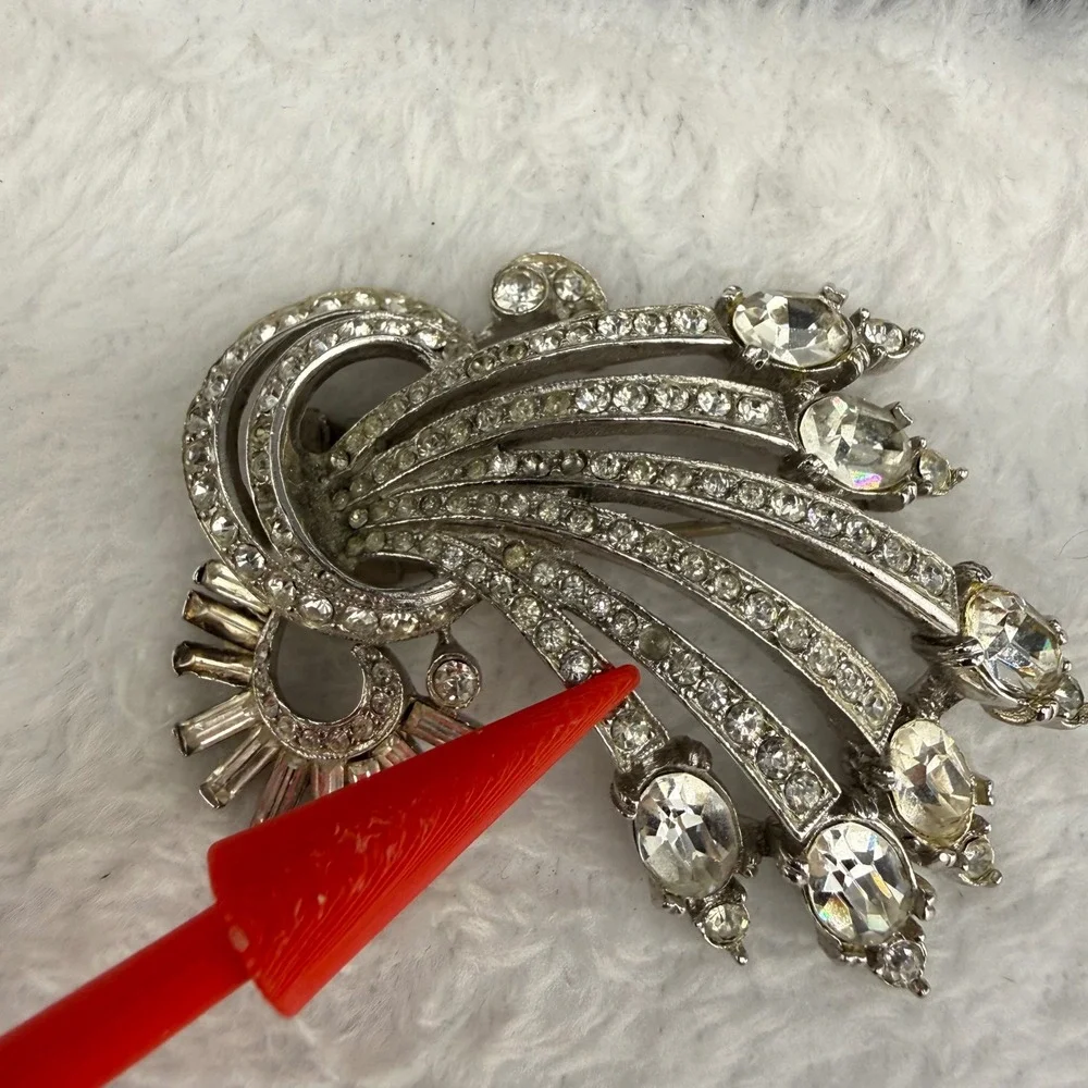 Vintage Rhinestone Fur Clip Silver Tone Spray Comet